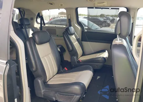 2010 Chrysler Town & Country Touring Plus from USA, damaged, VIN 2A4RR8DX7AR374254